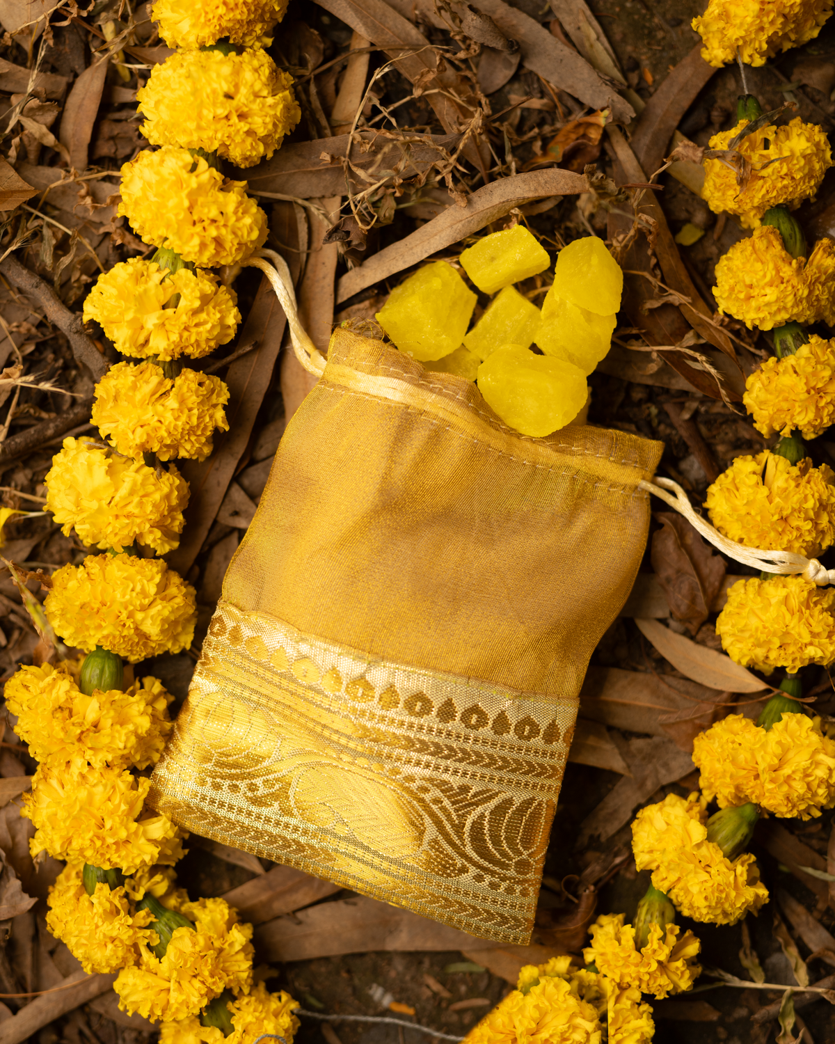 ASAVI® Diwali Gift Box | Herbal Teas | Spices | Durga Arti | Brass Diya | Agra's Petha & Namkeen
